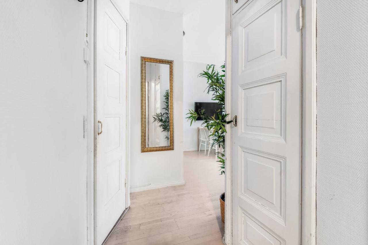 Wehost Modern Scandinavian Studio In Trendy Kallio Helsinki Exterior photo